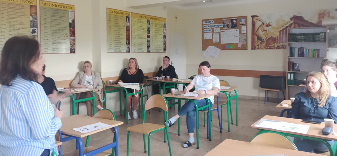 Nauczyciele z powiatu koneckiego uczyli się jak chronić dzieci przed cyberprzemocą